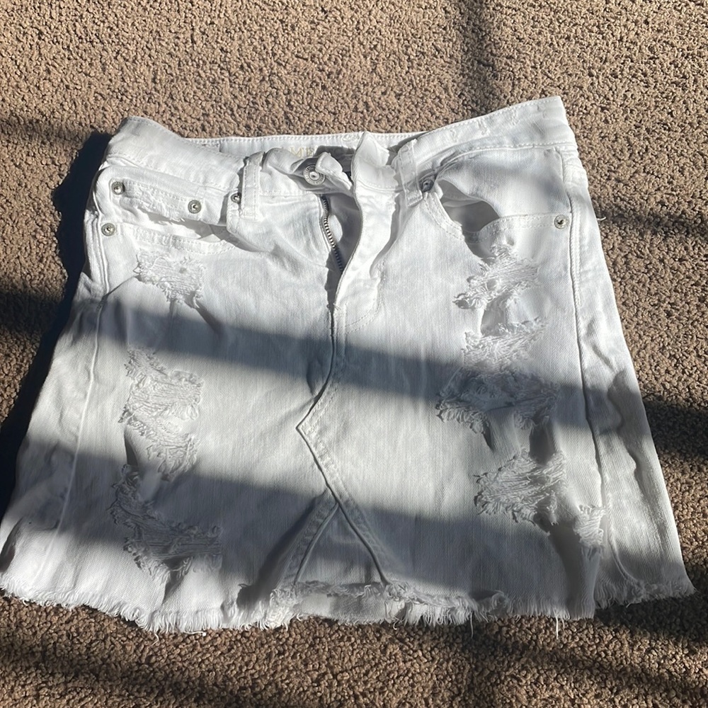 White American Eagle skirt